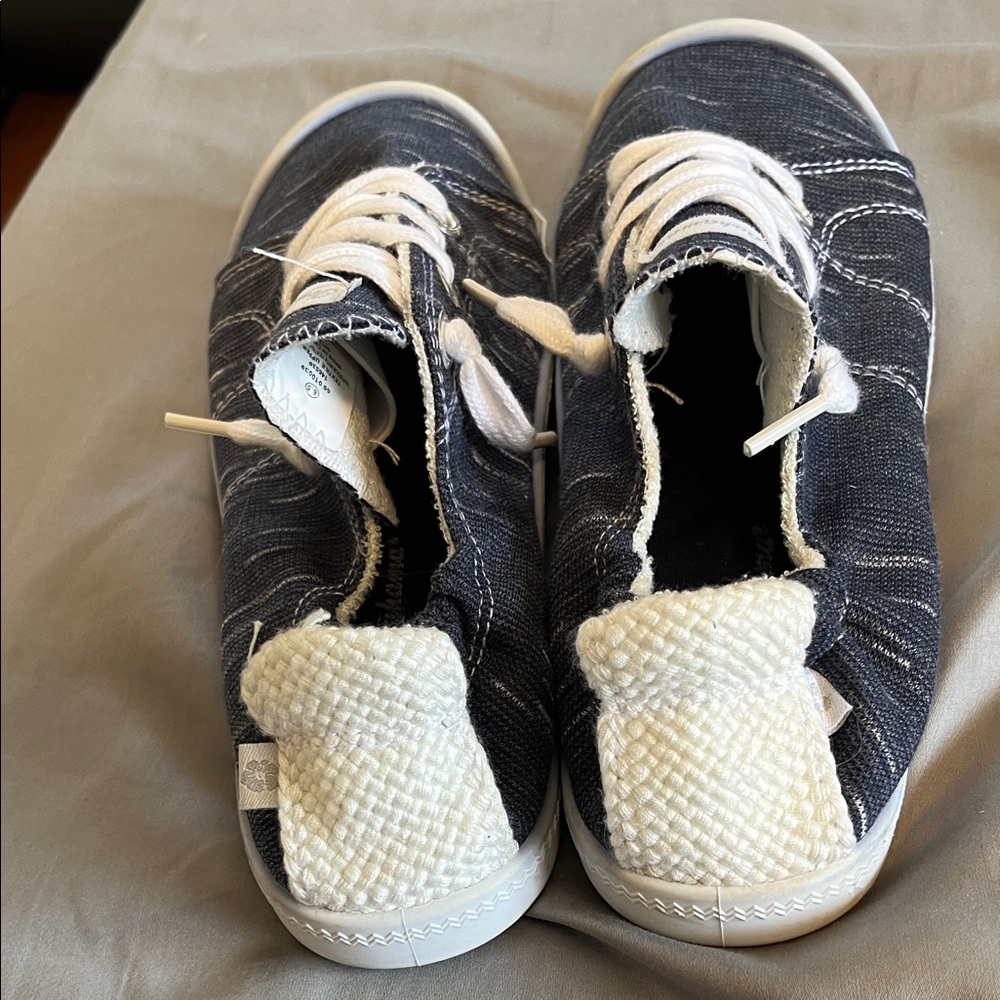 Tommy Bahama Navy Stripe Slip-On Sneakers with White Accents - Picture 4 of 6